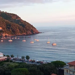 la-terrazza-sul-mare-levanto.hotelitalianriviera.com/